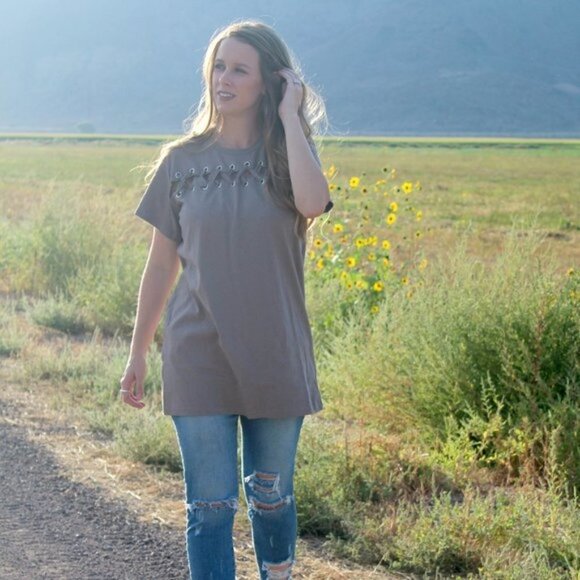 She & Sky Taupe Tie Lace Up Across Chest Top M L - Picture 1 of 5